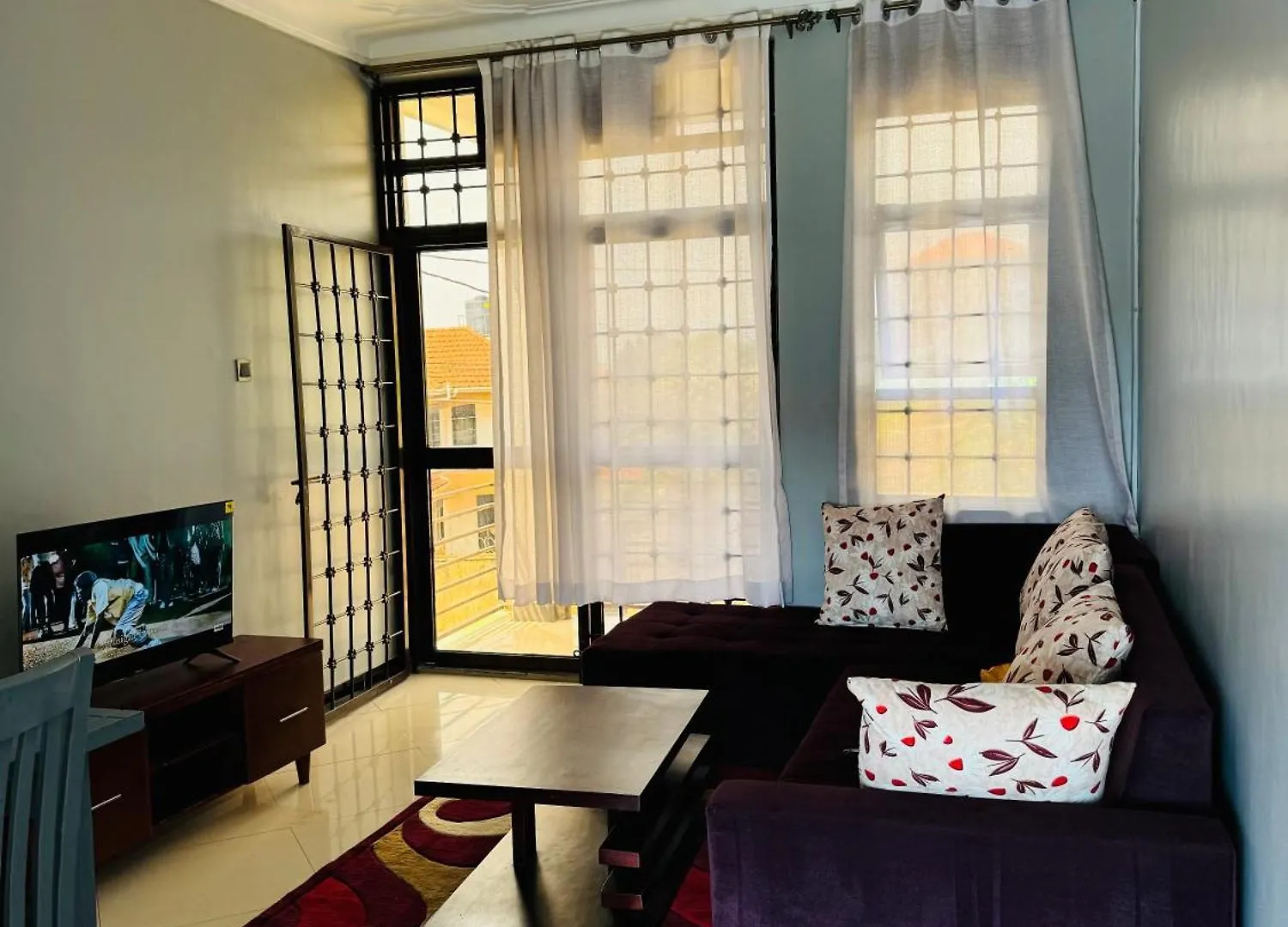 Rhonas Place كامبالا شقة